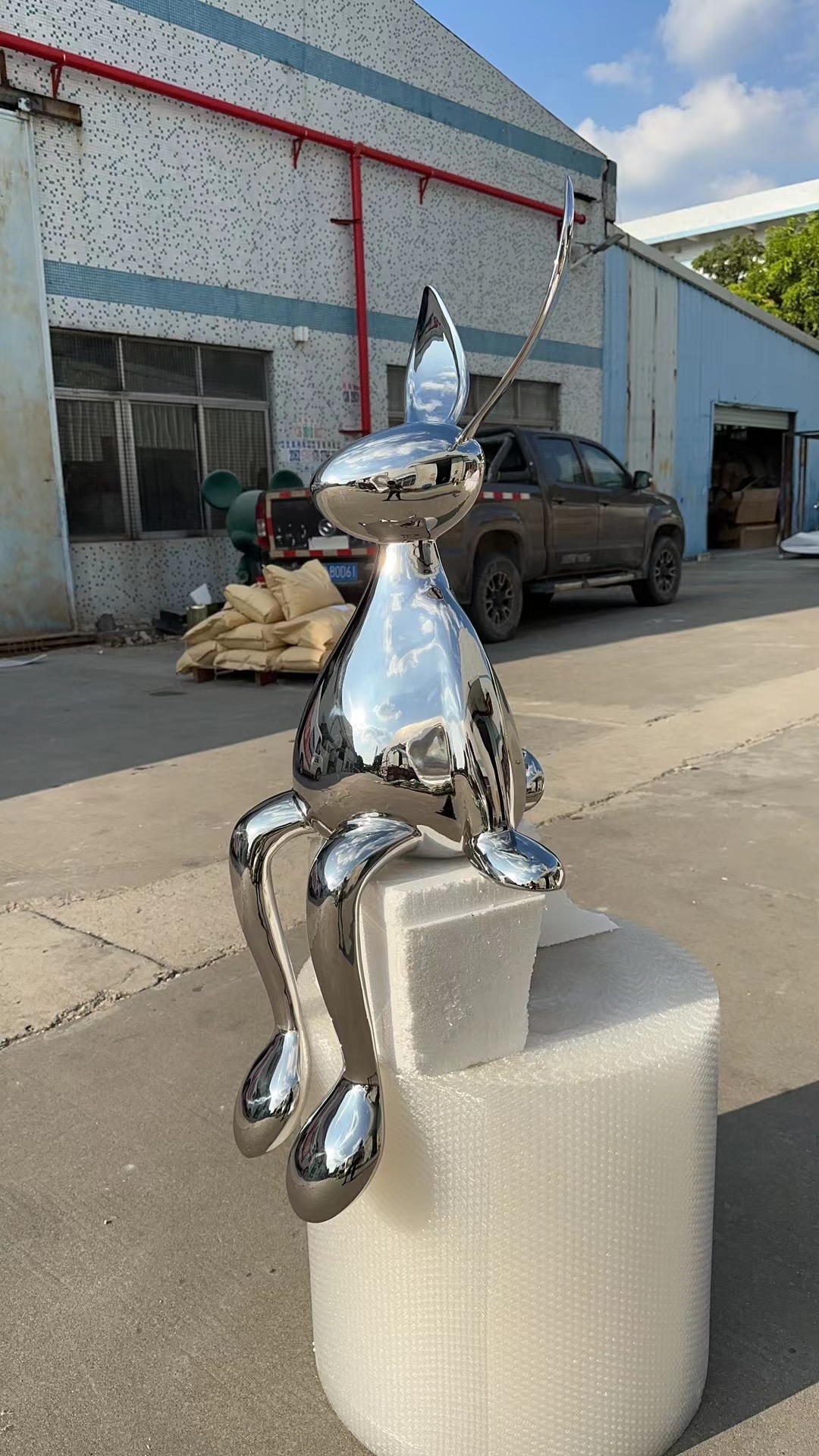 Mirror Polished Stainless Steel Sitting Rabbit Sculpture